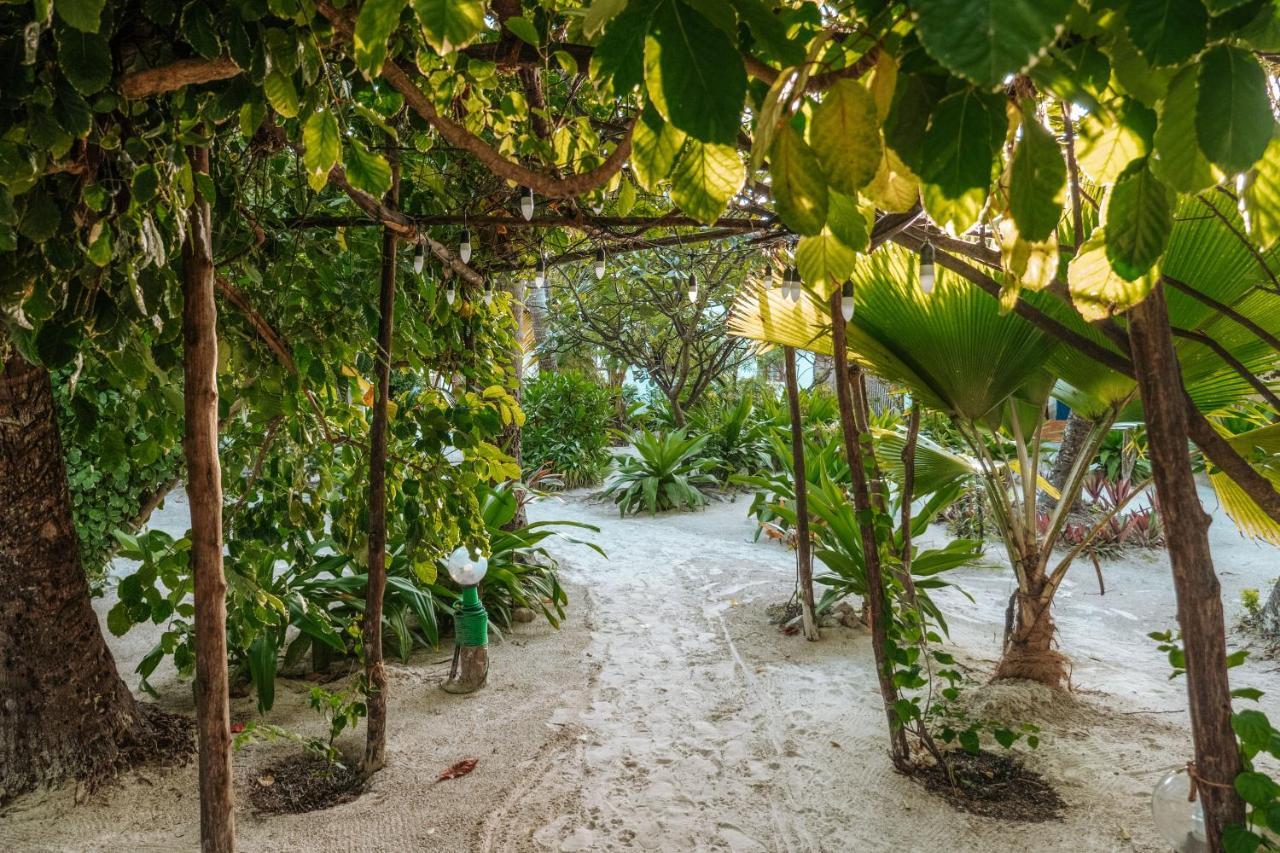 Mintaka Boutique Hotel Bwejuu Kültér fotó